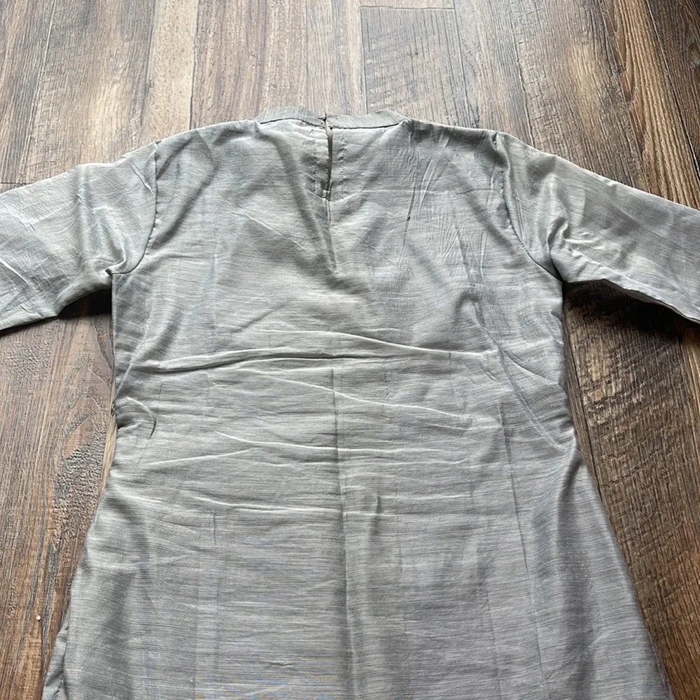 Embroidered gray suit - Picture 5 of 5